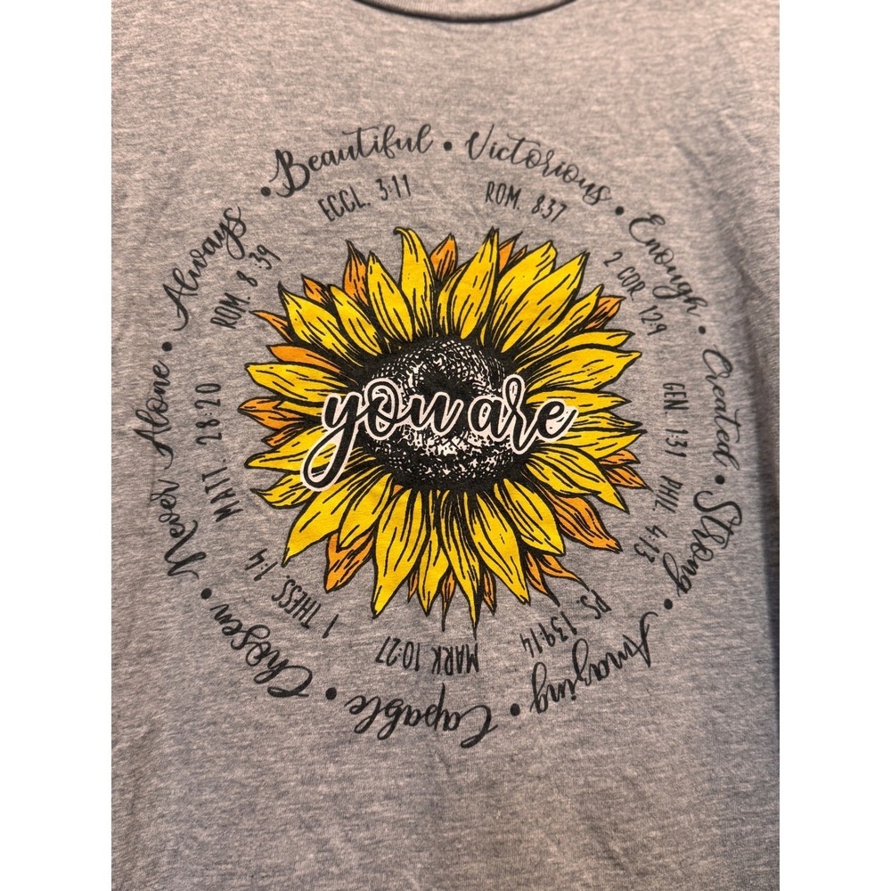 Love In Faith Sunflower Graphic Tee Womens Large Christian Inspirational Shirt